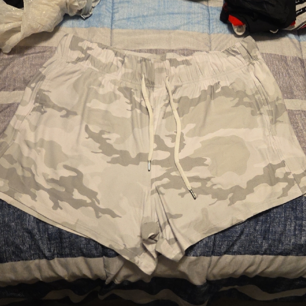 Athletic Works Gray Camo Women's Athletic Shorts